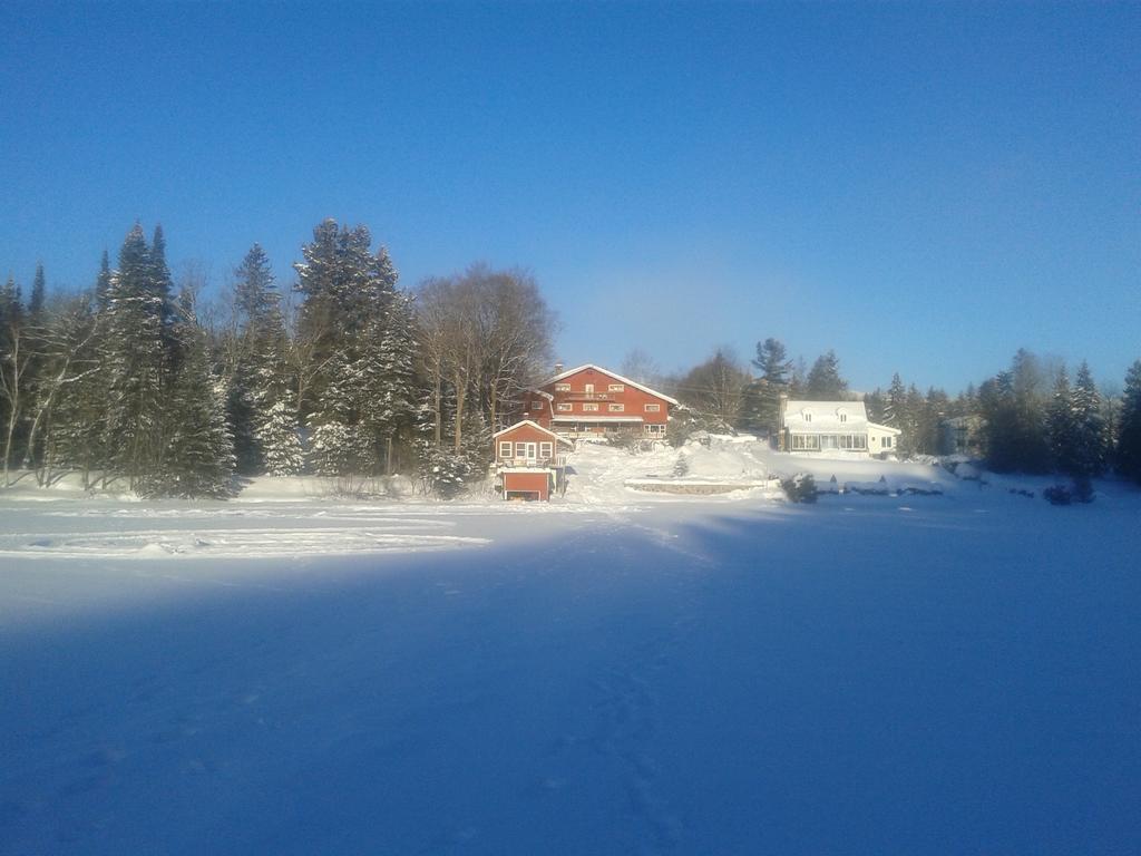 Auberge The Parker'S Lodge Inn Val-David Buitenkant foto