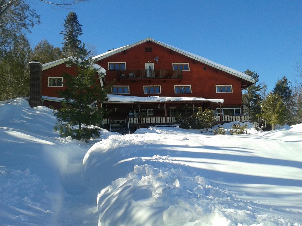 Auberge The Parker'S Lodge Inn Val-David Buitenkant foto