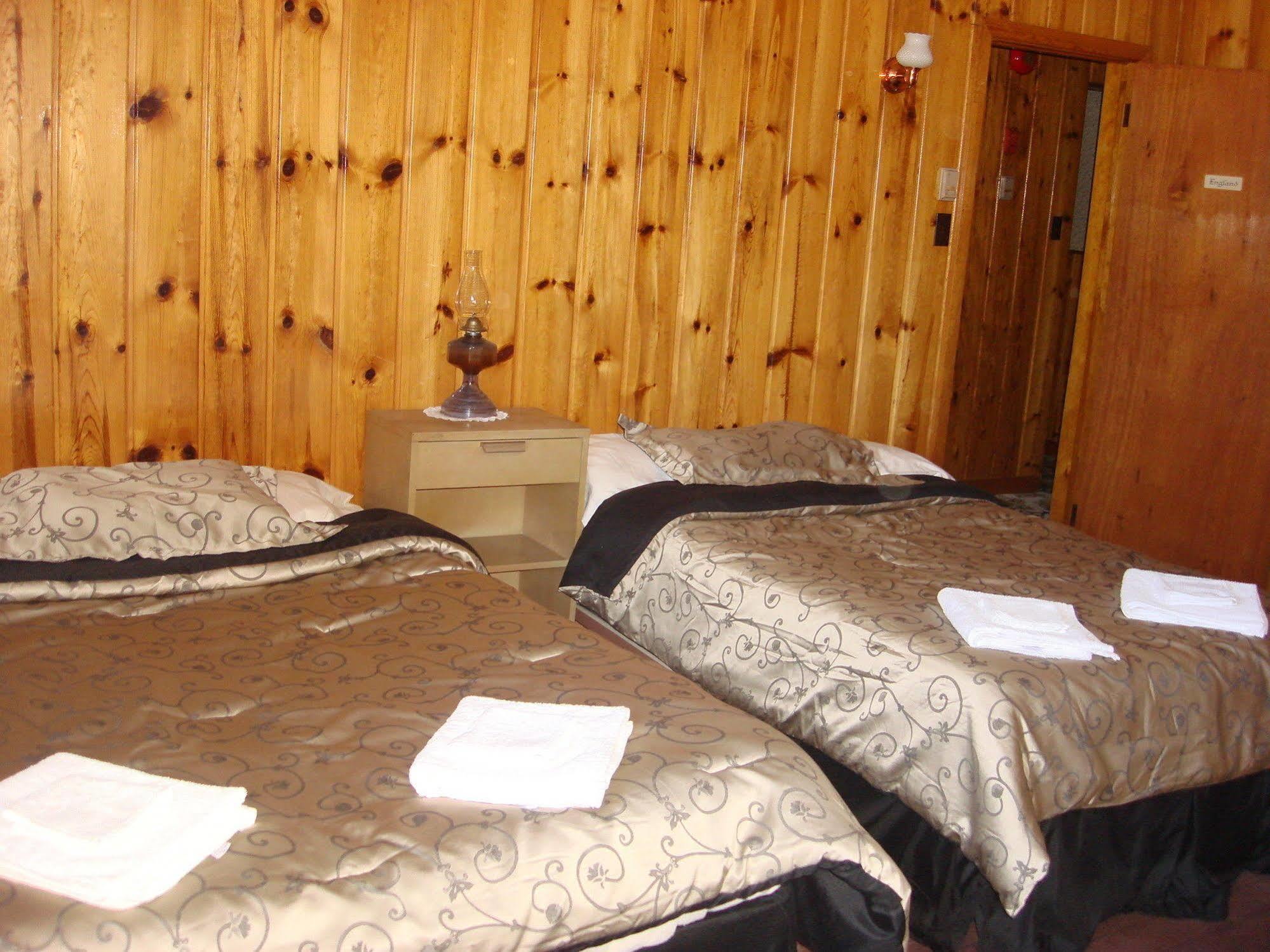 Auberge The Parker'S Lodge Inn Val-David Buitenkant foto